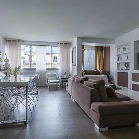 Victor Hugo Carrefour Pompe 16e Proche Etoile Et Tour Eiffel Apartment Paris