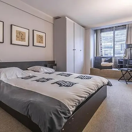 Victor Hugo Carrefour Pompe 16e Proche Etoile Et Tour Eiffel Apartment