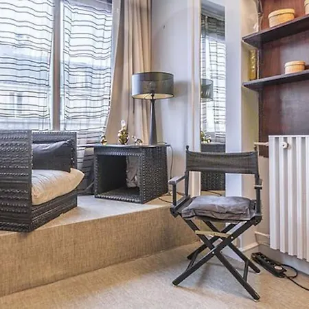 Victor Hugo Carrefour Pompe 16e Proche Etoile Et Tour Eiffel Apartment Paris