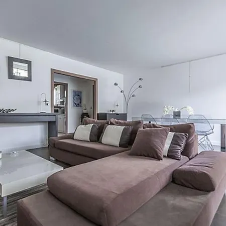 Victor Hugo Carrefour Pompe 16e Proche Etoile Et Tour Eiffel Apartment