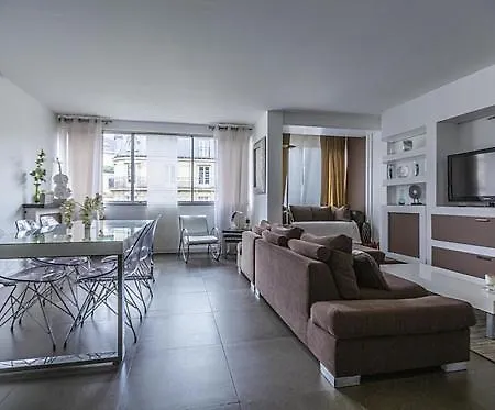 Apartment Victor Hugo Carrefour Pompe 16e Proche Etoile Et Tour Eiffel